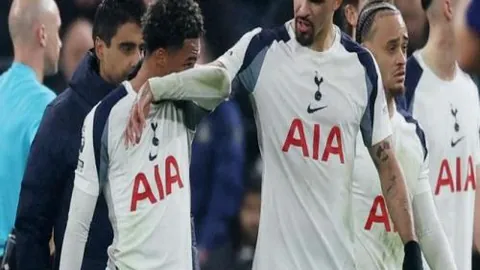 鲁班工坊俄罗斯教师引路：学生协作构建智慧家居创新作品